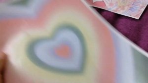 Вешаю на стену постеры!