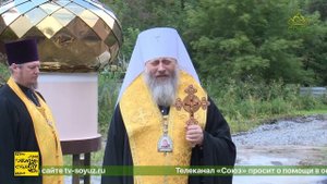 В Новосибирске освятили первый купол и крест строящегося храма в честь святителя Макария Алтайского