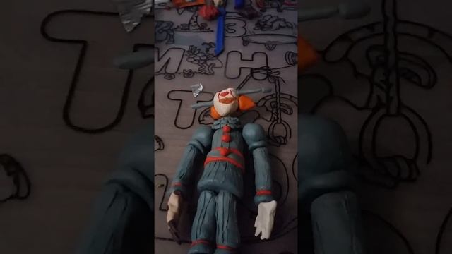 Клоун Пенивайз из пластилина смотреть онлайн