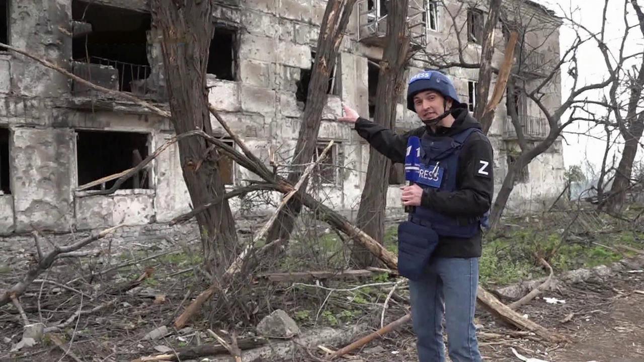 Съемочная группа программы "Время" попала под обстрел украинских силовиков