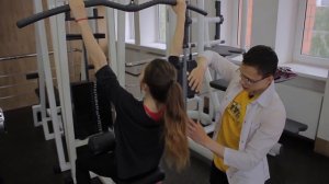 Упражнение для спины - тяга верхнего блока к груди. Back Workout