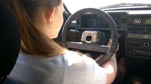 Марго, первый раз за рулем. Учимся водить.