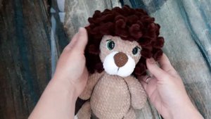 Лев крючком из плюшевой пряжи