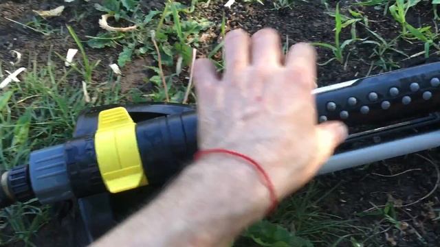 Чем я поливаю грядки на даче. смотреть онлайн