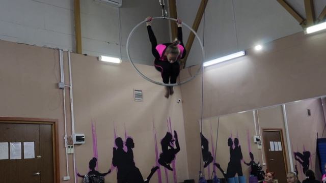 Воздушная акробатика смотреть онлайн