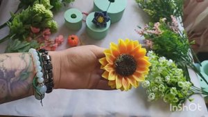 Заливаю силиконовые формы,собираю букет с подсолнухами. soap, цветы из мыла.mp4
