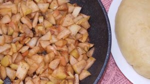 Молдавские пирожки «Вэрзэре» с яблоками