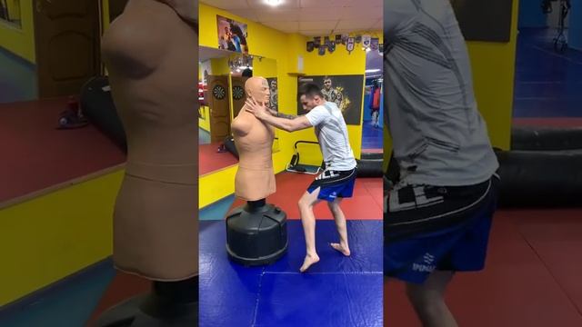 Крутой локоть с разворота. Лучшее в Инсте: oreh.mma