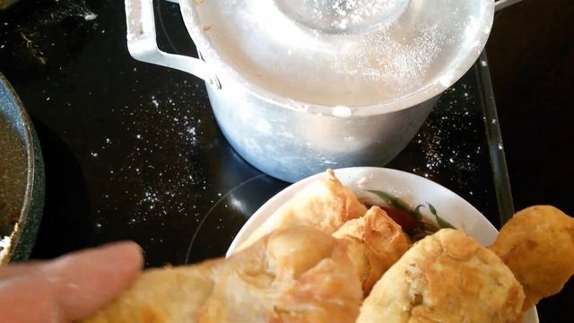 Как пожарить беляши вкусно в домашних условиях.Как жарить беляши в кипящем масле