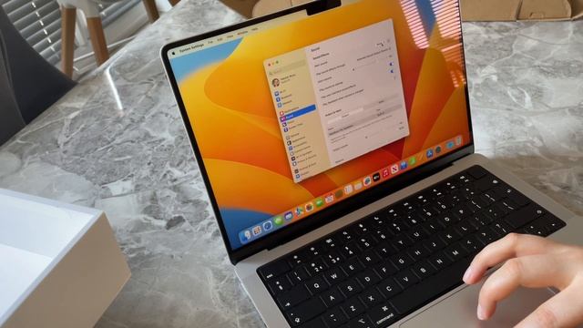 UNBOX MY MACBOOK PRO WITH ME! смотреть онлайн