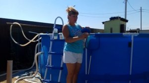 Как осветлить воду в бассейне и сделать ее чистой на все лето