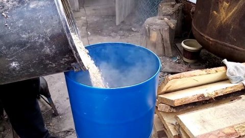 Использовал дробилку, как дробит.