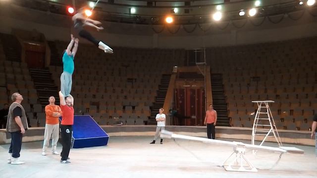 Репетиция,я внизу. смотреть онлайн