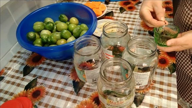 ? Зелені помідори з морквою та часником на зиму. Кращий рецепт помідорів. смотреть онлайн