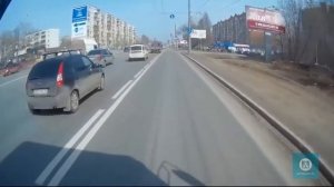 Поворот направо через выделенную полосу