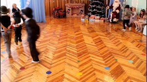 Танец сыщиков. ДОУ №8 "Малыш" г.Шахтерск