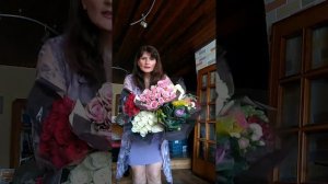 ВЕСЁЛЫЙ ЭНЕРГИЧНЫЙ ТАНЕЦ 'ДАМЫ ЗА 30 ХОТЯТ ВЛЮБИТЬСЯ'/TRYING ON GINA BACCONI LOVELY LACE DRESS £300