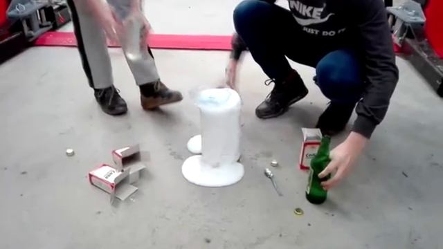 Сода+уксус:Тип експеремент))) смотреть онлайн