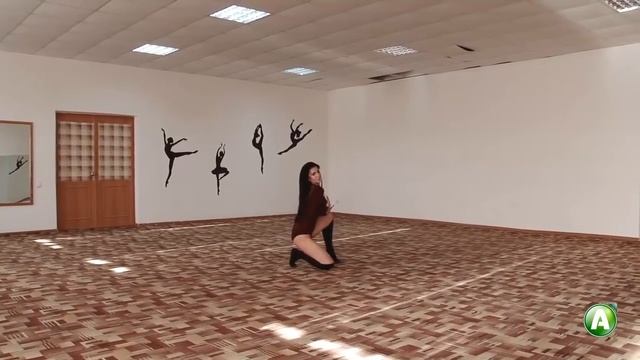 О красоте и пользе стрип-пластики рассказала тренер из Костаная смотреть онлайн