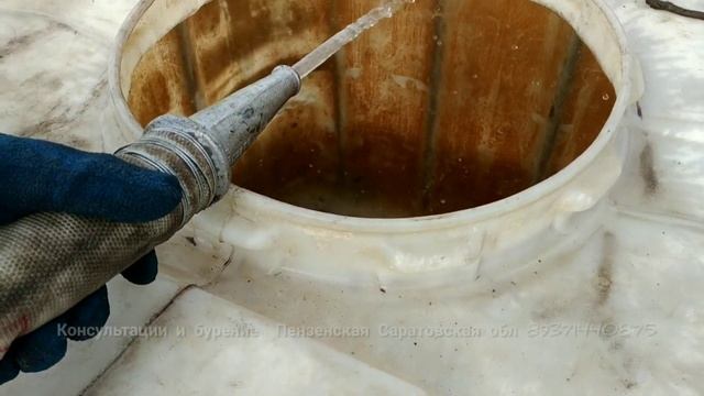 Пробурили 72 метра для коров на ферме.