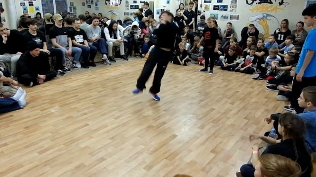 Домашка 2 (ЧИЖ vs БЭТМАН) 2 смотреть онлайн