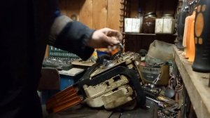Ремонт STIHL 25й  вырвало шпильку. Stihl chainsaw repair