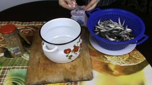 ?Соленая  пряная хамса или килька дома