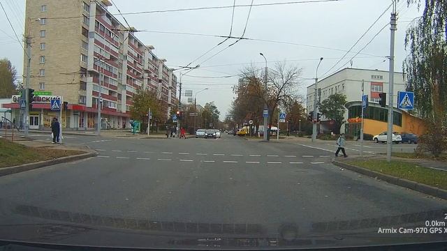 Школьник переходит дорогу смотреть онлайн