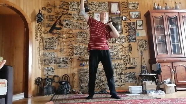 Жим мельница с гирями по 24. Было 21, сегодня 25 раз смотреть онлайн