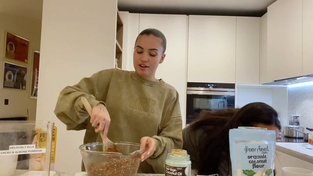 @Mabel and @AWA Make Vegan Quarantine Cookies | Sass Academy смотреть онлайн