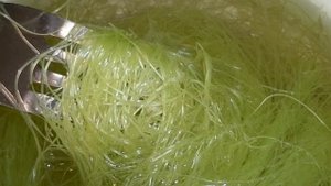 Кукурузные рыльца, отлично помогают растворять жир. Попробуйте пить по утрам и увидите результат.