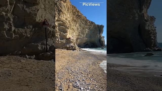 Испания. Как выглядит пляж Playa del Paradise. 8 декабря 2023. Солнечная погода, чистый пляж сегодня