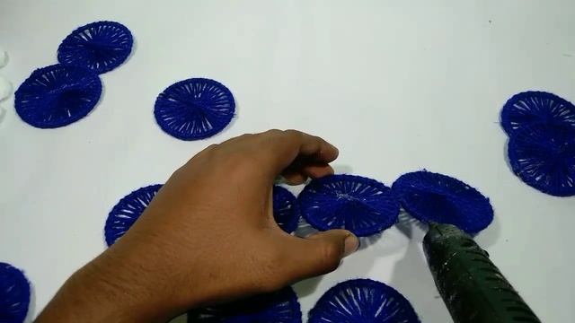 BEST OUT OF WASTE BANGELS AND WOOL CRAFT IDEA/DIY WOOLEN AND BANGELS WALL HANGING TORAN смотреть онлайн