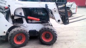 Работа погрузчика BOBCAT A770