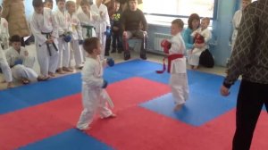 Поединок мальчики 4-5 лет каратэ сито рю =)) прикольно
