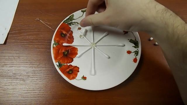 Снежинка из ватных палочек своими руками. Новогодние поделки. смотреть онлайн