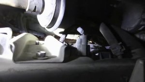 2004 Removing Starter Honda Element (part 1)