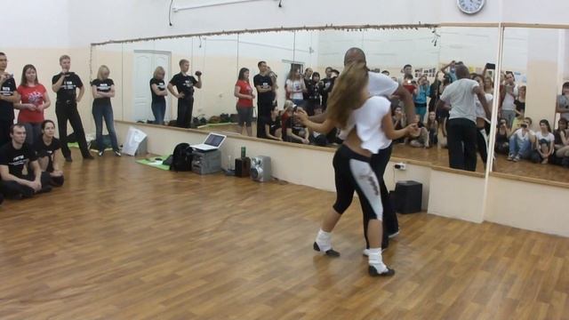 МК Gilson&Natasha в Чебоксарах по бразильскому зуку, 24.11.2013 г. Демо под музыку #2. смотреть онлайн