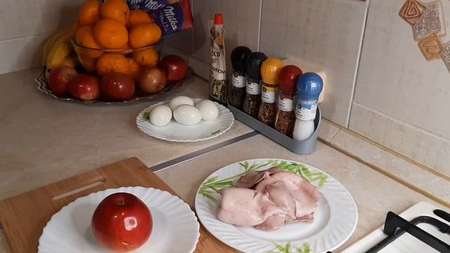 Салат из кальмаров с яблочком смотреть онлайн