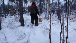 ДА СКОЛЬКО ЖЕ ЗДЕСЬ РЫБЫ! Рыбалка с приключениями .Друзья пришли на помо.mp4