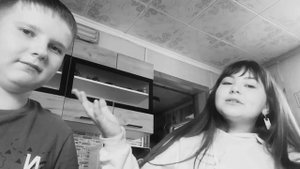 пытаемся напугать себя страшными фото.mp4