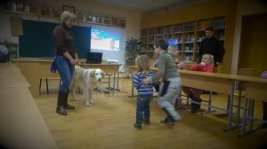 Первое занятие в Воскресной школе храма с психологом и собакой