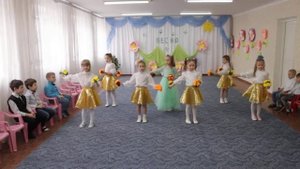 Танец Цветов (средняя группа)