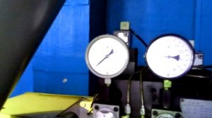 Термопластавтомат ДЕ 3330 Ф1 в работе