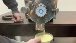 Мукомолка электрическая AKITAJP AKDMJP - 40 жерновая мини мельница для муки из зерна, кофе, гречки
