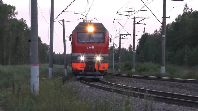 Электровоз ЭП2К-366 с поездом № 140 Брянск - Санкт-Петербург