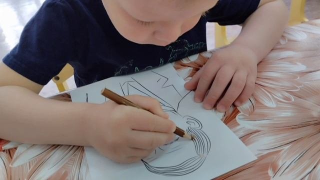 Волшебный мир красок и карандашей.