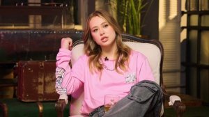 ксюша хоффман пытается шутить