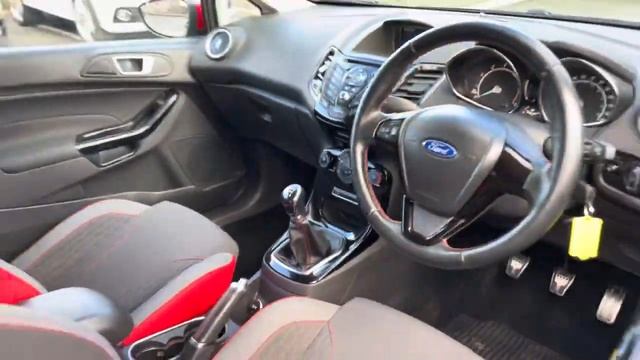 Ford Fiesta 1.0T EcoBoost Zetec S Black Edition (s/s) 3dr (EU6) смотреть онлайн