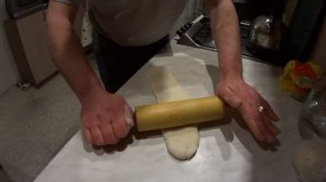 ДРОЖЖЕВОЕ ТЕСТО В ХЛЕБОПЕЧКЕ + СОСИСКИ В ТЕСТЕ.